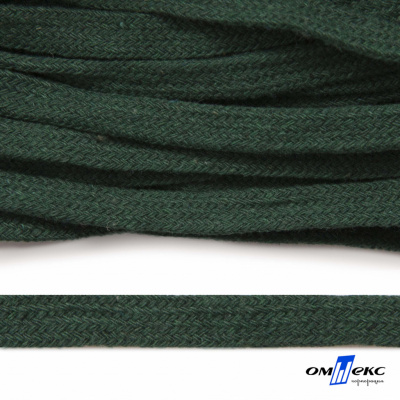 Шнур плетеный d-8 мм плоский, 70% хлопок 30% полиэстер, уп.85+/-1 м, цв.1016-т.зеленый - купить в Первоуральске. Цена: 742.50 руб.